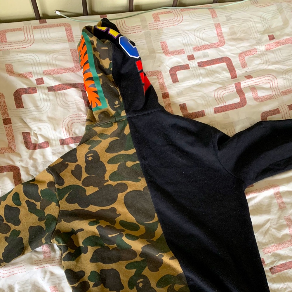 Bape sweater (cheap)